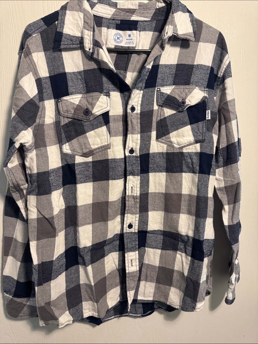 Hollister Men's Navy and Gray Plaid Button-Up Flannel Shirt